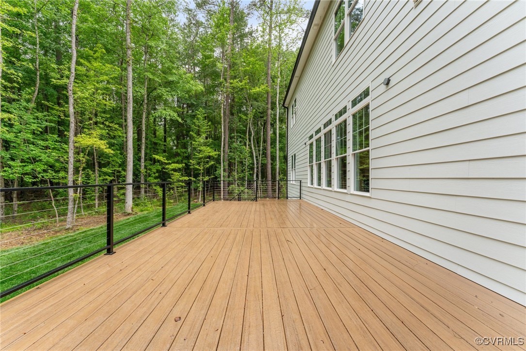 445 River Notch Dr