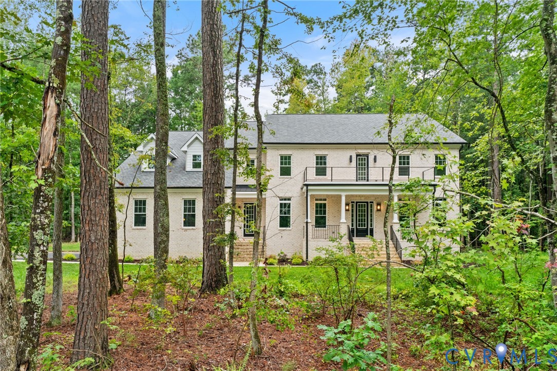 445 River Notch Dr