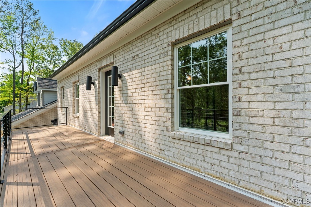 445 River Notch Dr