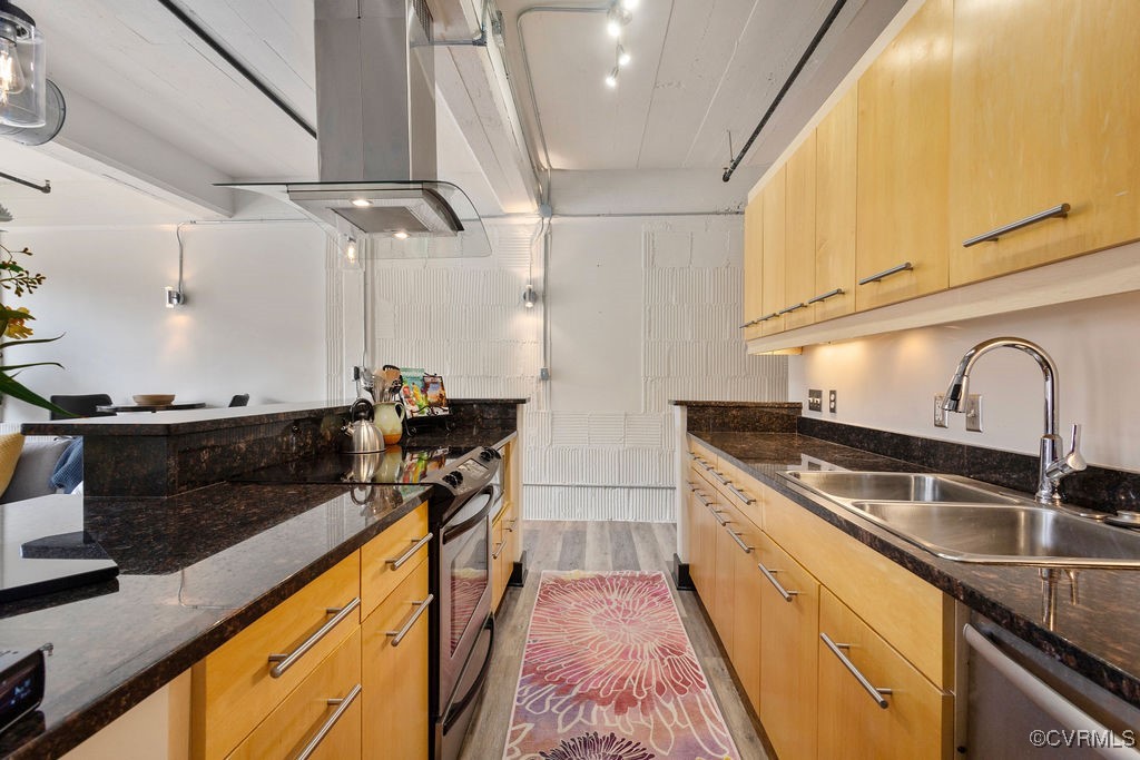 101 W Marshall St Unit#U23