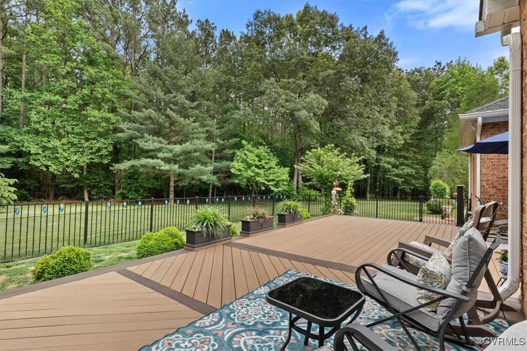 11216 Woodstock Heights Dr