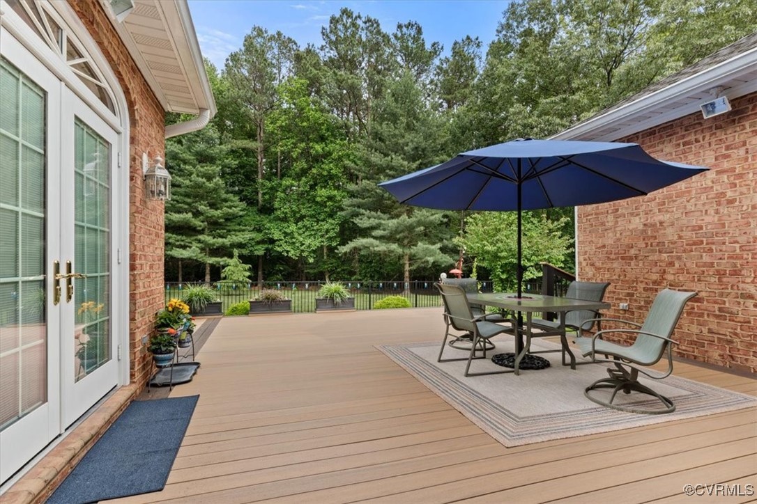 11216 Woodstock Heights Dr