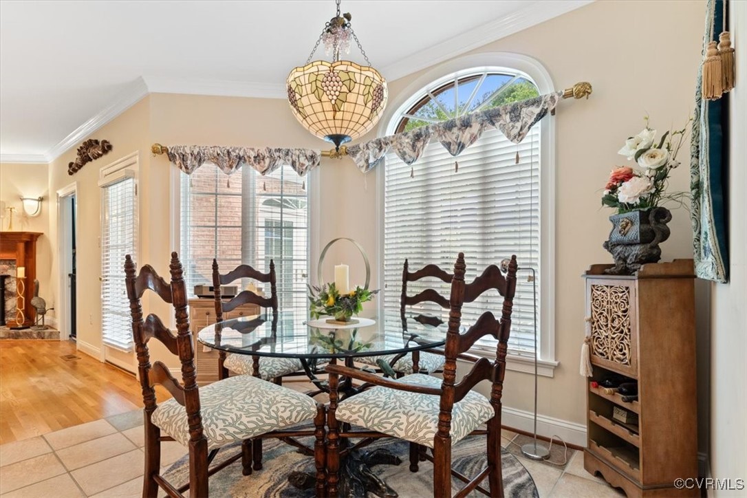 11216 Woodstock Heights Dr