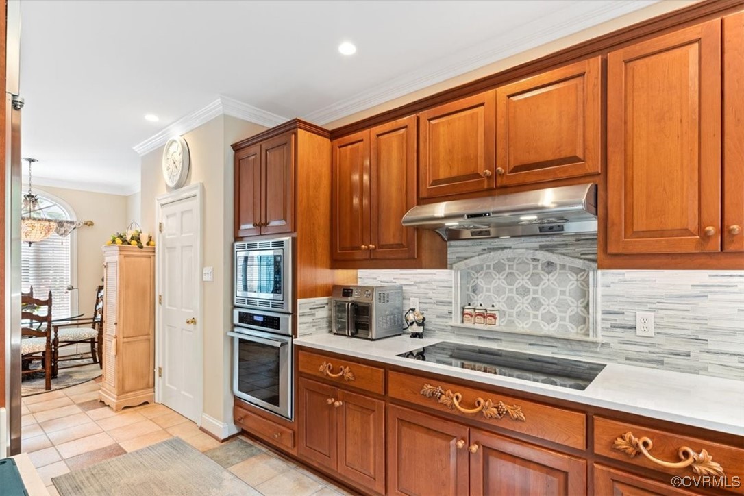 11216 Woodstock Heights Dr