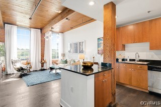 251 Rocketts Way Unit#404