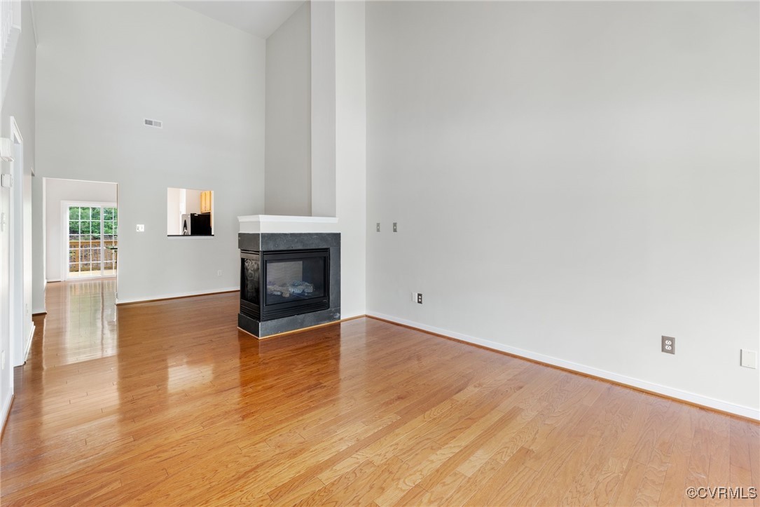 2409 Silver Lake Ter