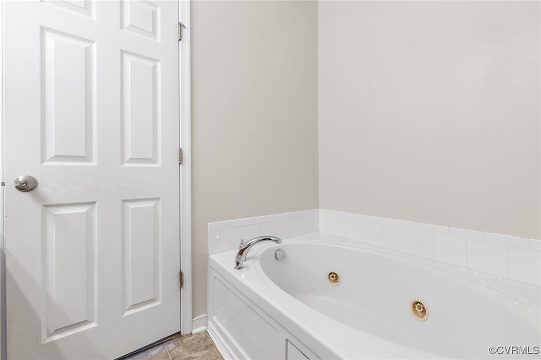 2409 Silver Lake Ter
