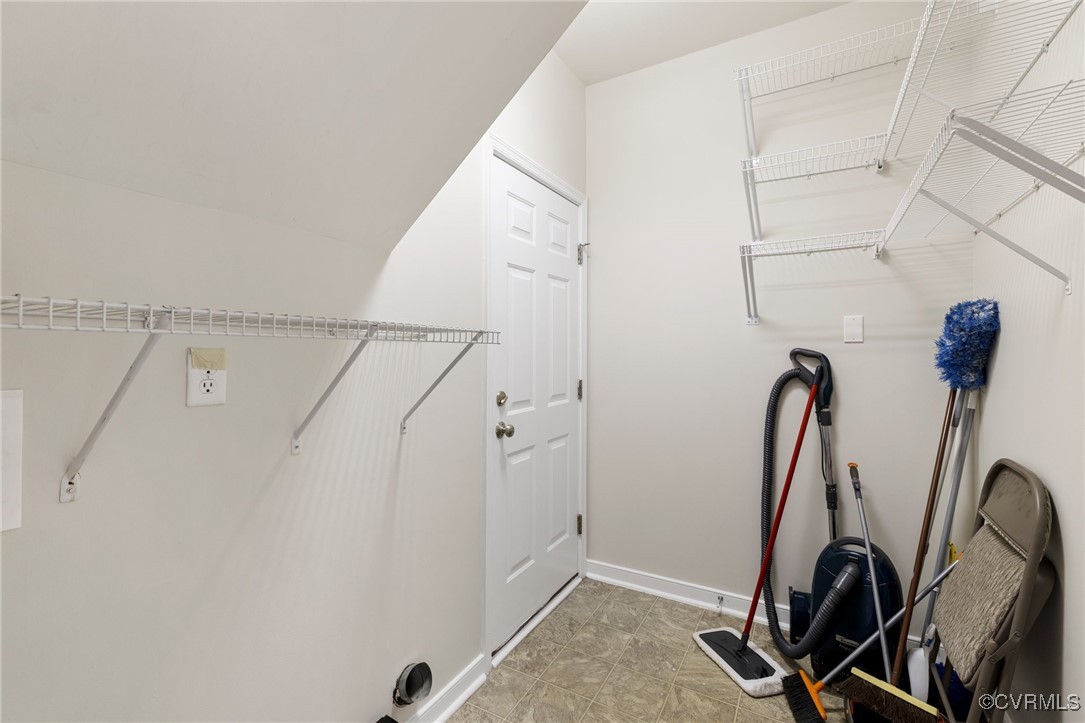 2409 Silver Lake Ter