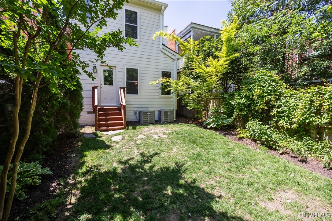 3122 Stuart Ave