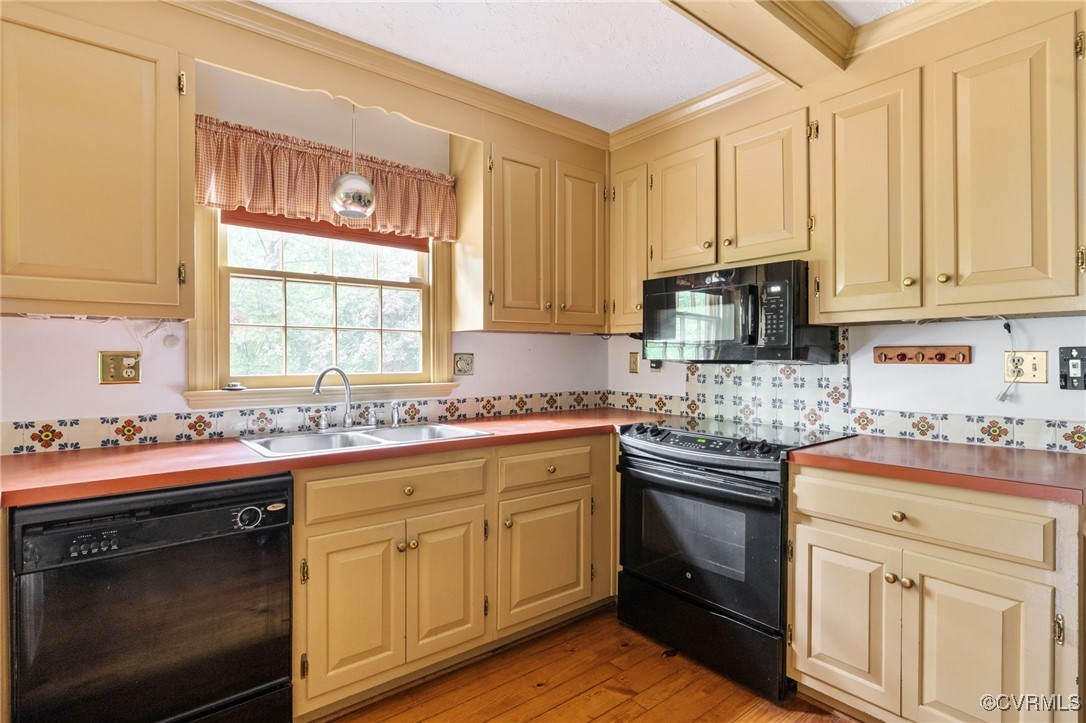 10150 Suzanne Dr