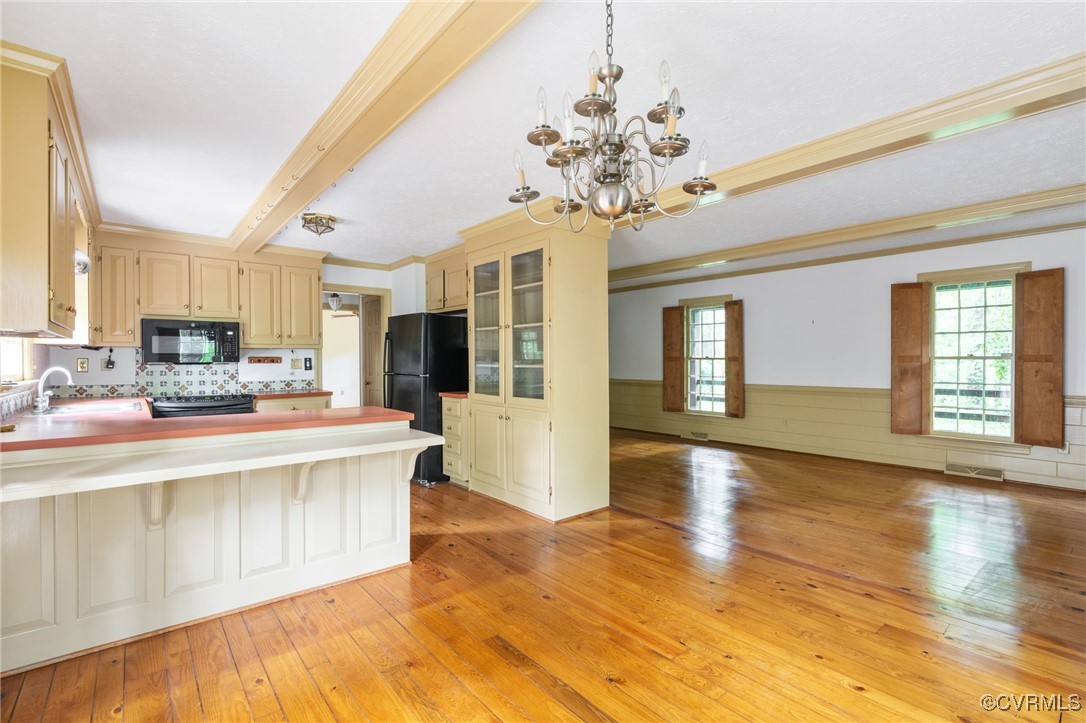 10150 Suzanne Dr