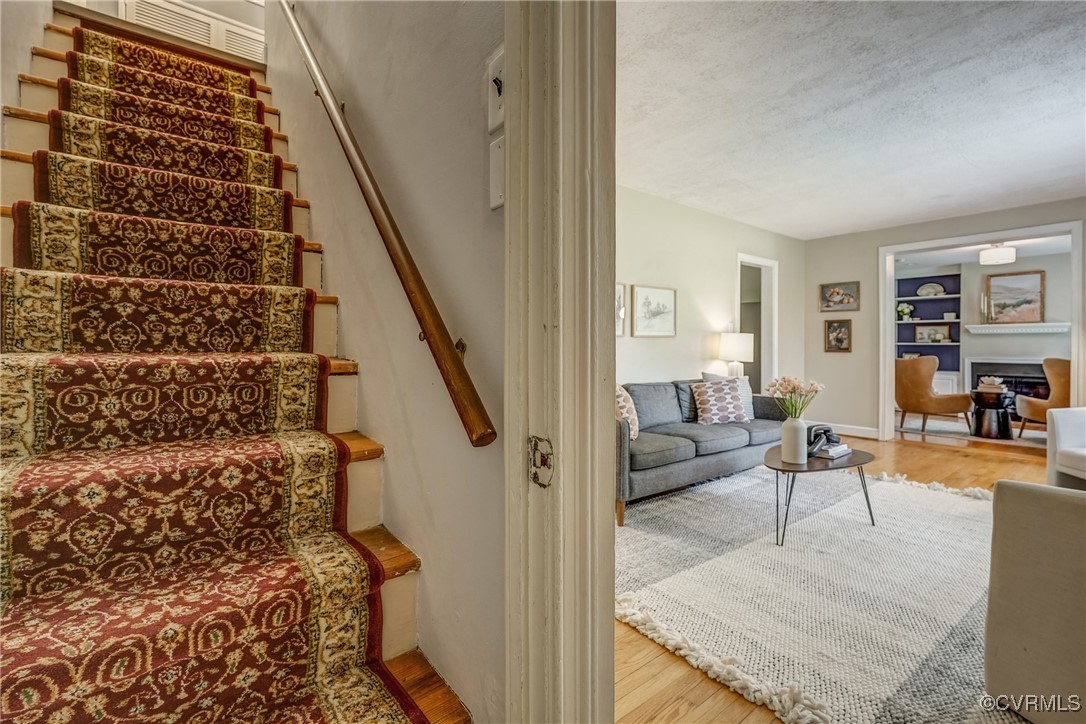 7400 Westfield Rd