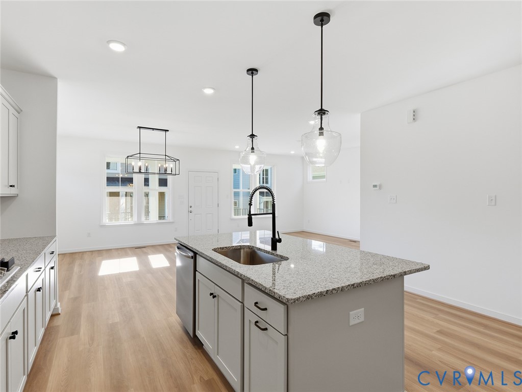 16215 White Oak Tree Ct