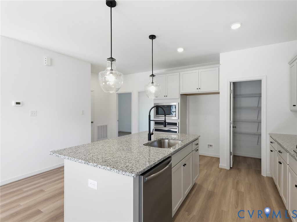 16215 White Oak Tree Ct