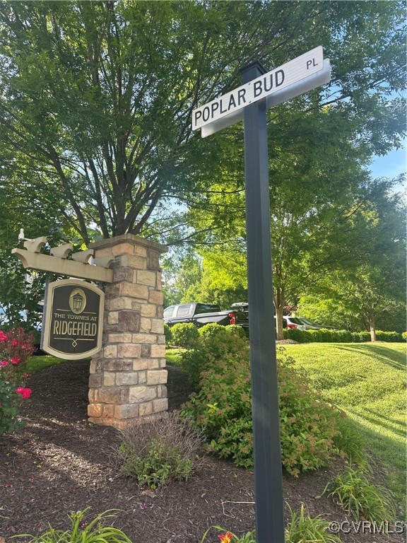 2001 Poplar Bud Pl