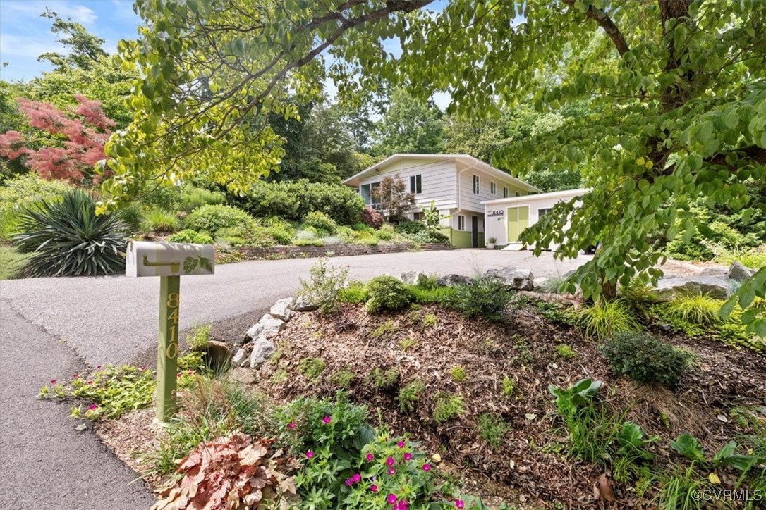8410 Halidan Dr