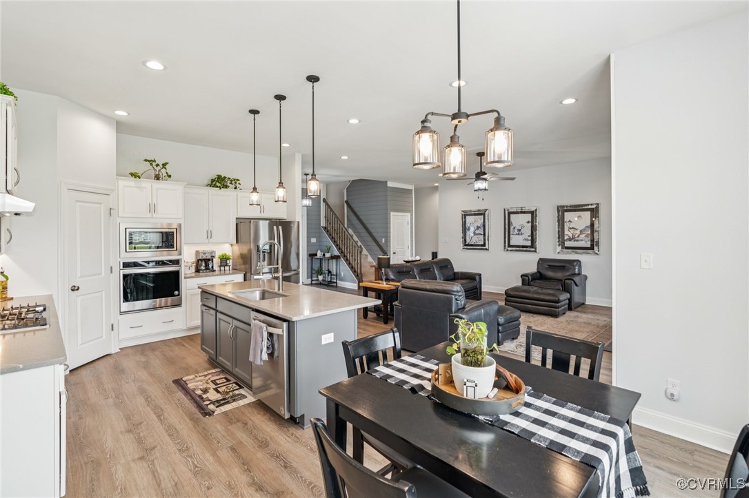 3381 Holywell Cir
