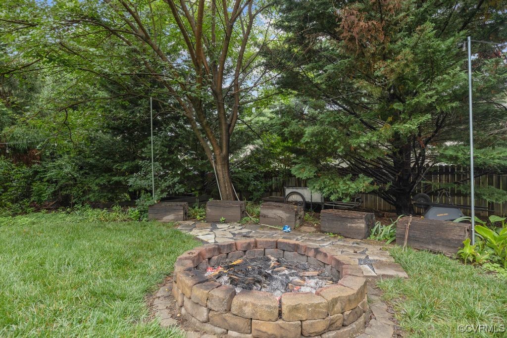 8702 Holly Hill Rd