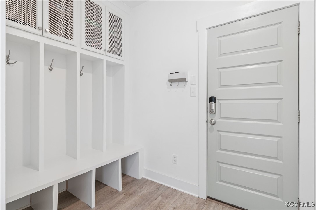 18207 Maple Summit Ct