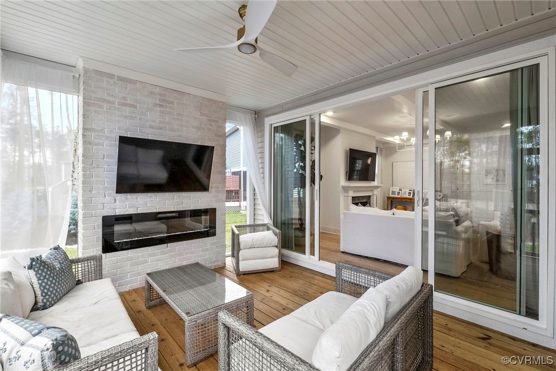 18207 Maple Summit Ct