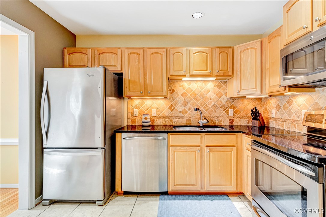 2704 Stingray Ct