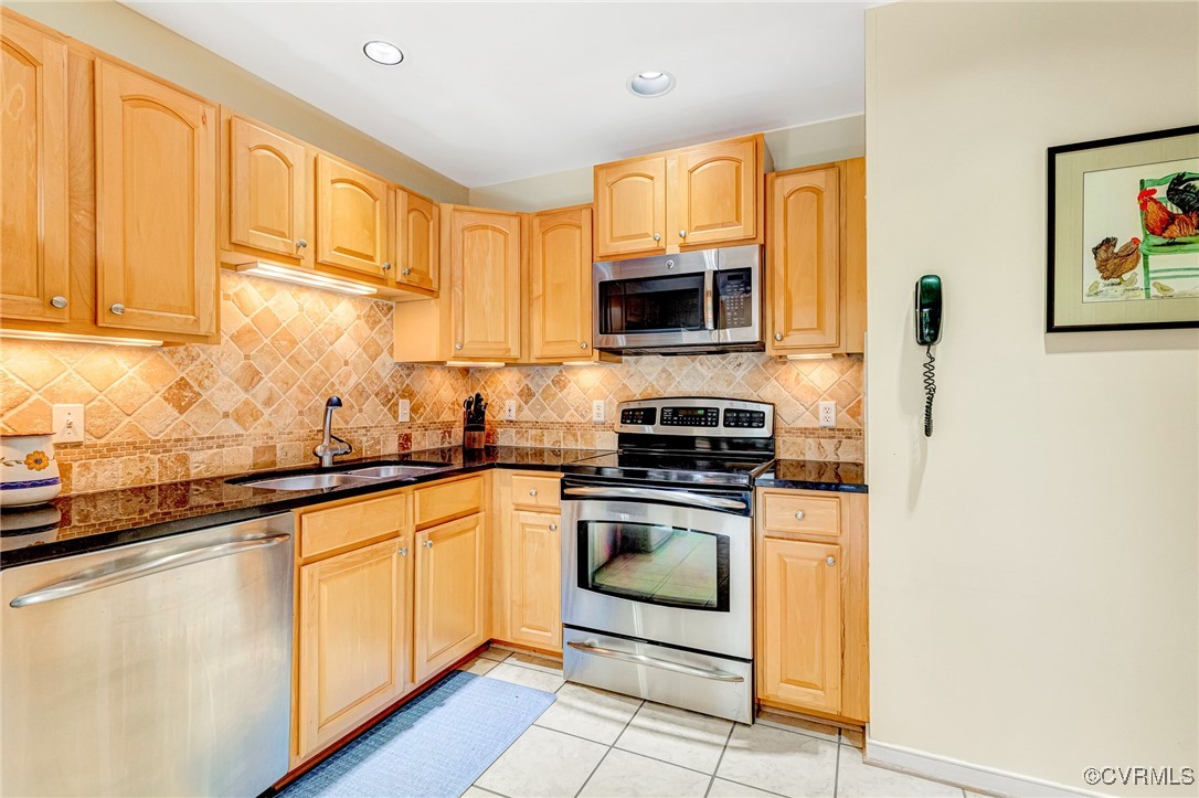 2704 Stingray Ct