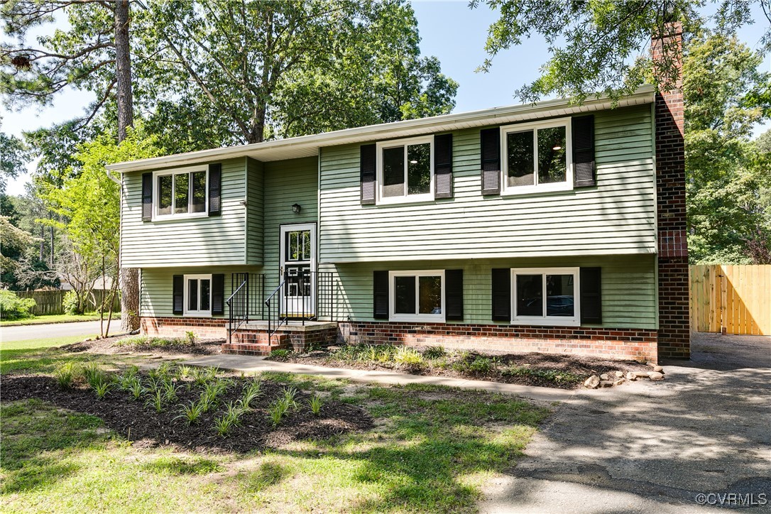 2200 Old Indian Rd