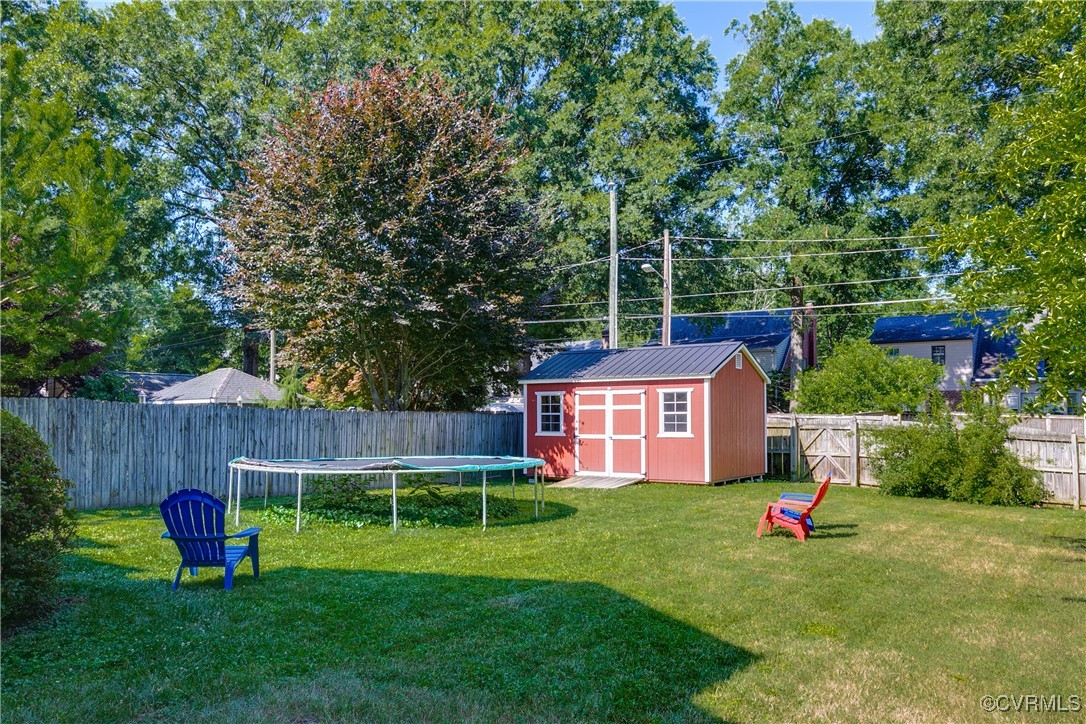 4830 E Seminary Ave