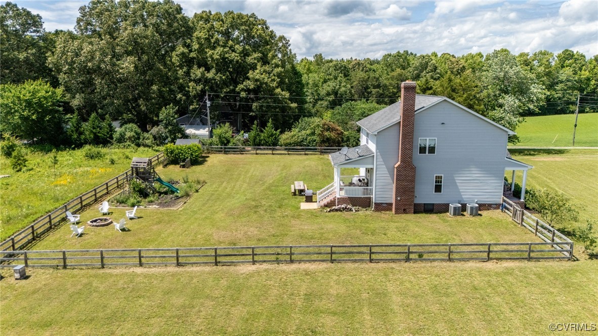 330 Noel Rd