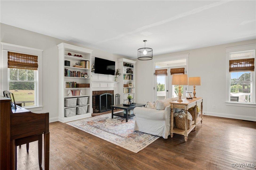 330 Noel Rd