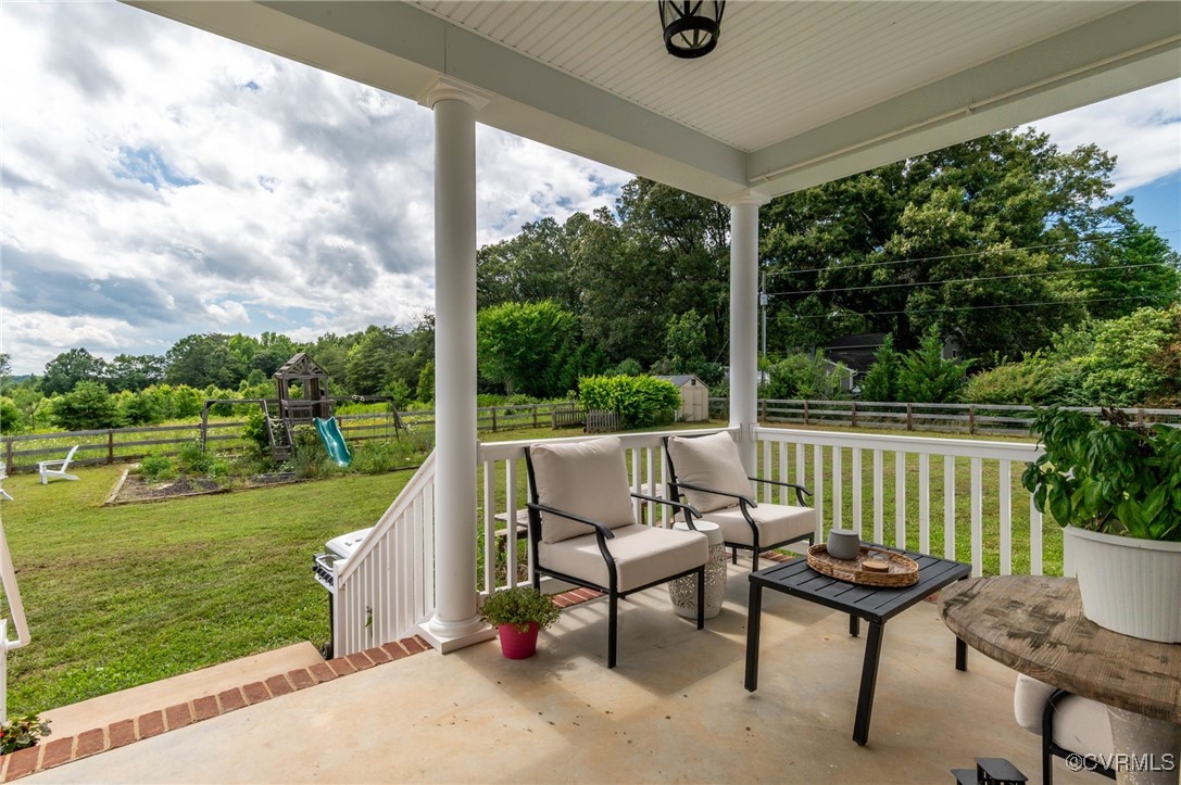 330 Noel Rd