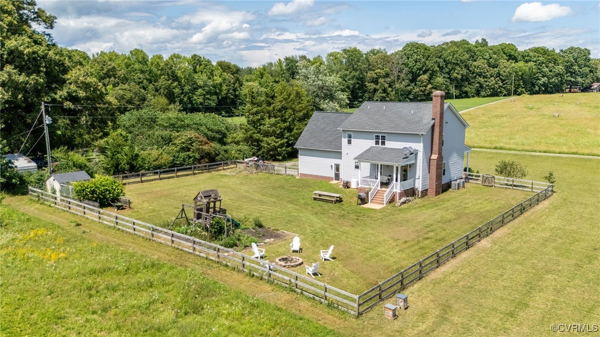 330 Noel Rd