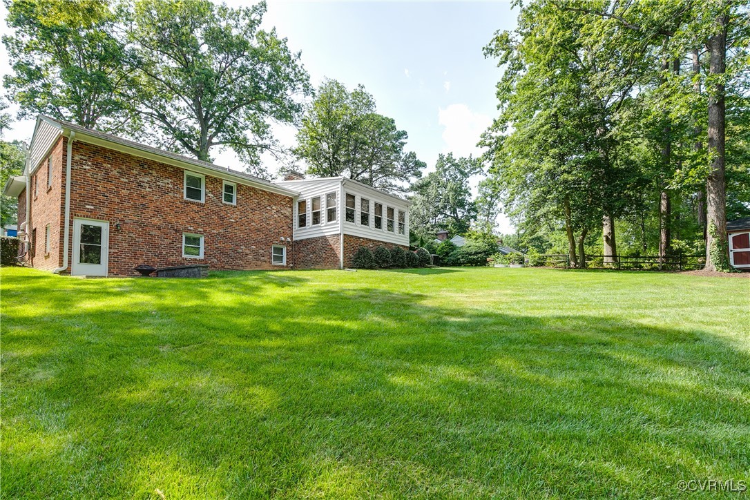 2831 E Weyburn Rd