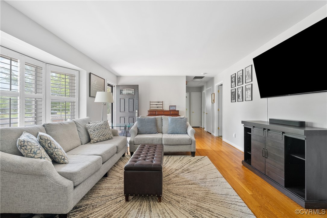 9307 Huron Ave
