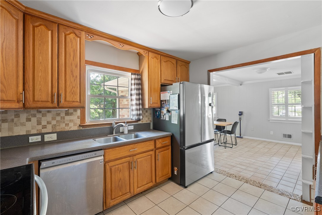 9307 Huron Ave