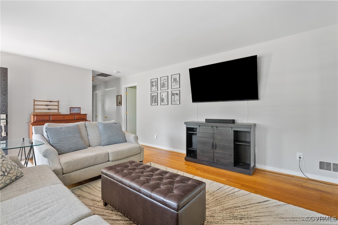 9307 Huron Ave