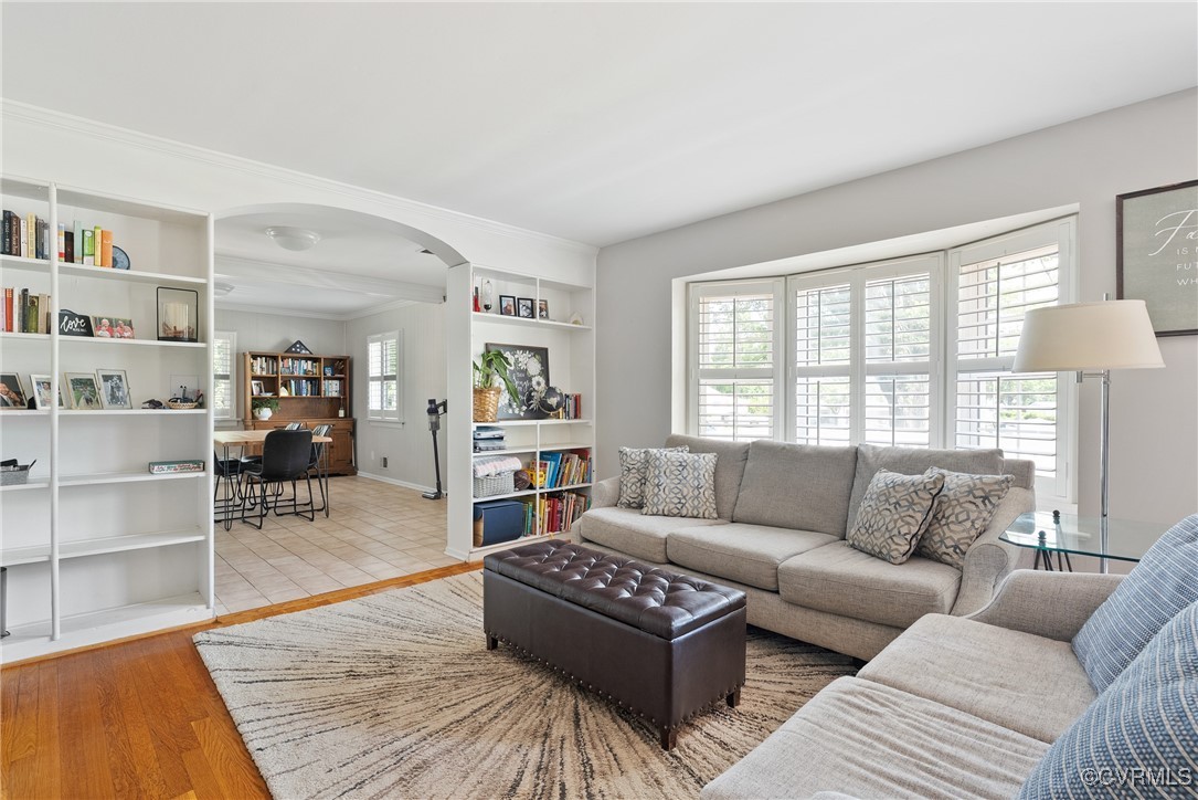 9307 Huron Ave