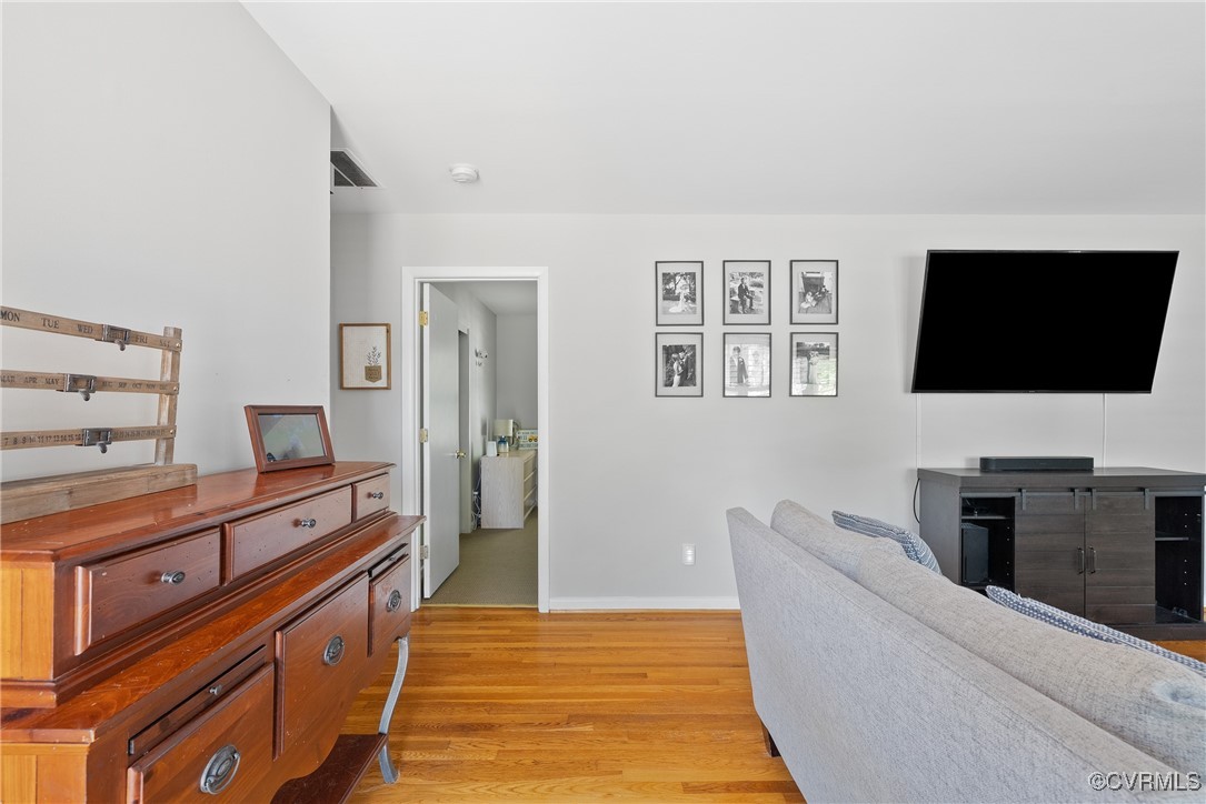 9307 Huron Ave