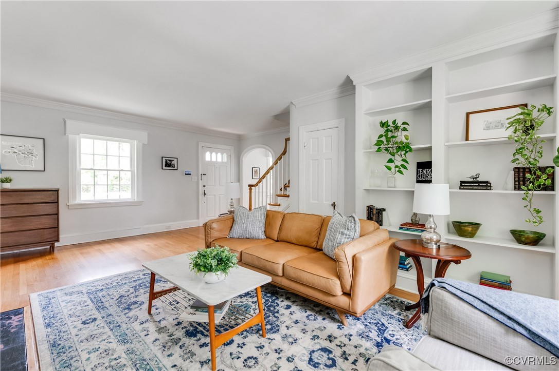 5008 W Seminary Ave