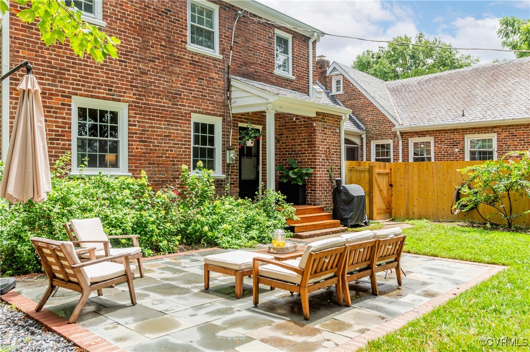 5008 W Seminary Ave