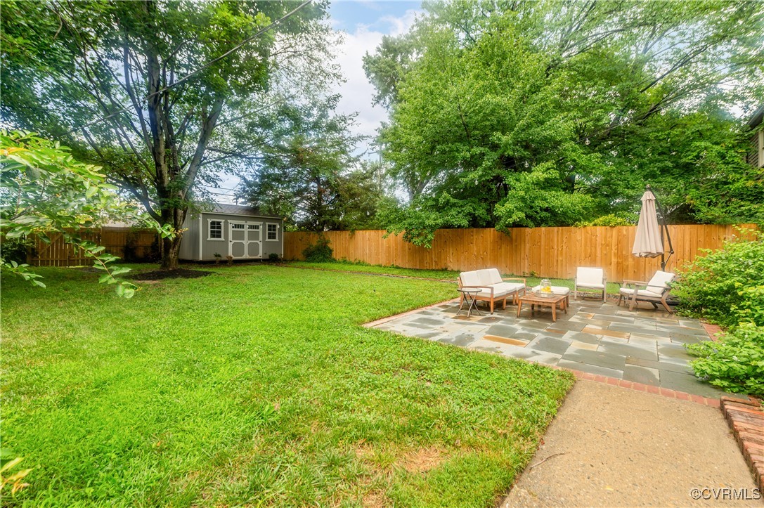 5008 W Seminary Ave