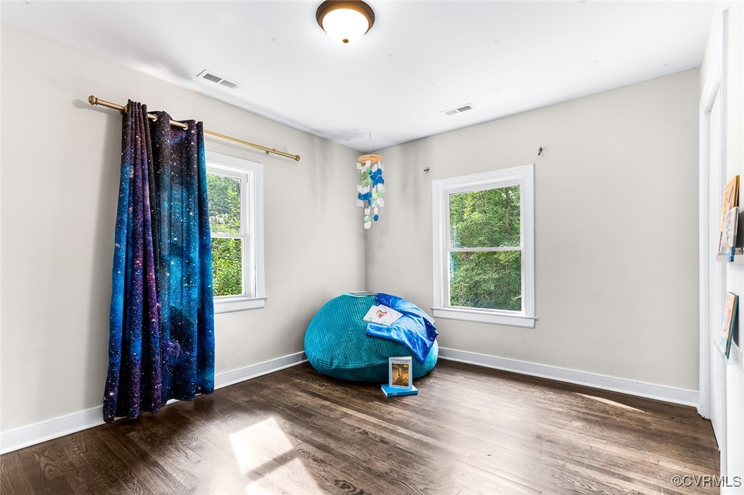 8101 Lake Shore Dr