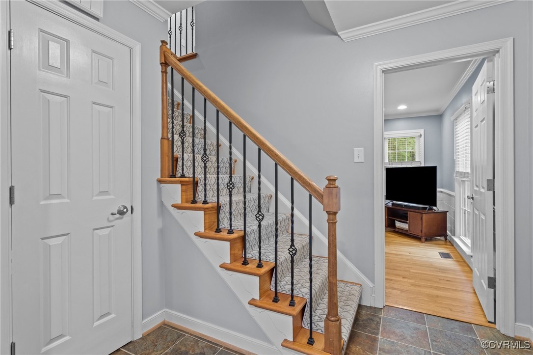 9632 Woodstream Dr
