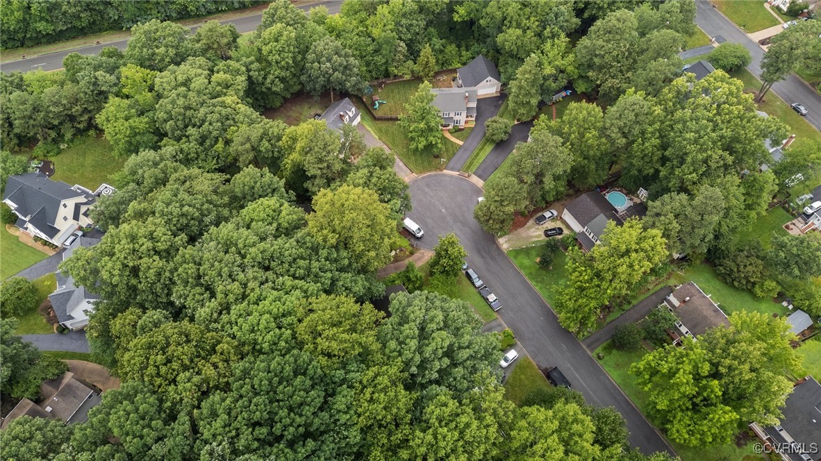 9632 Woodstream Dr