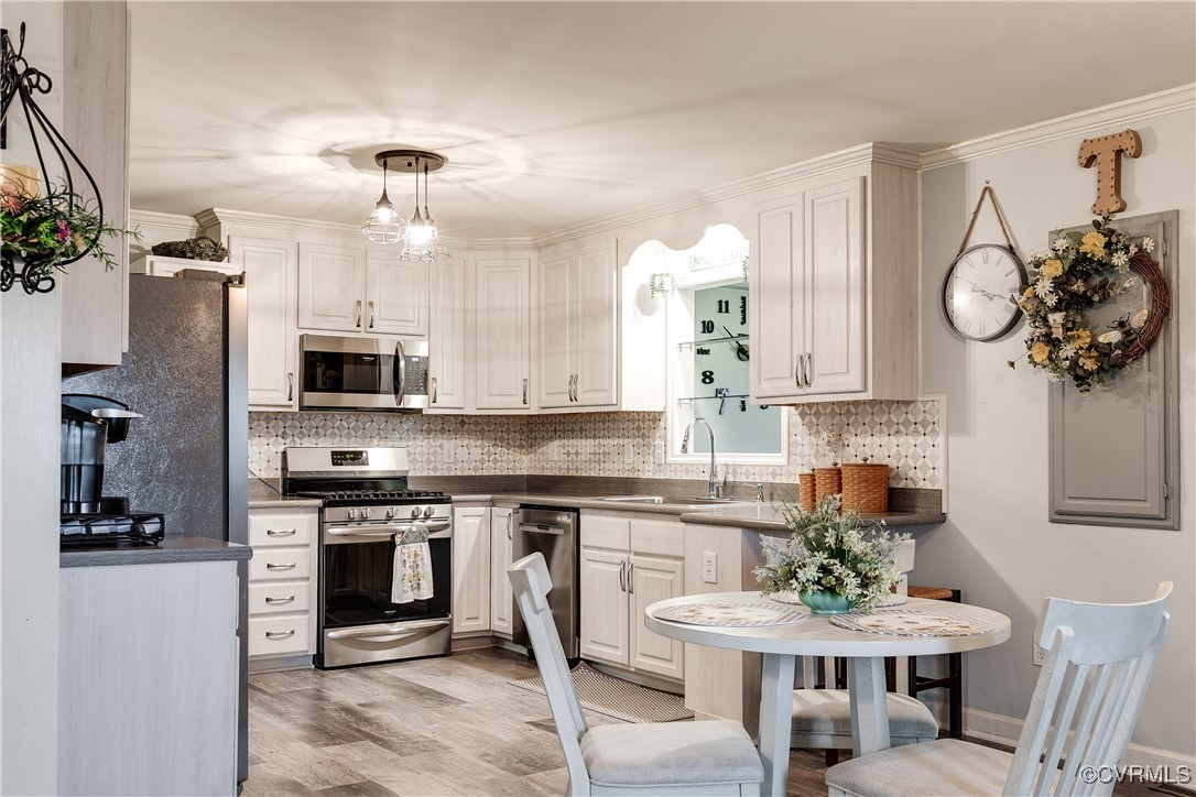 698 Quail Crossing Rd