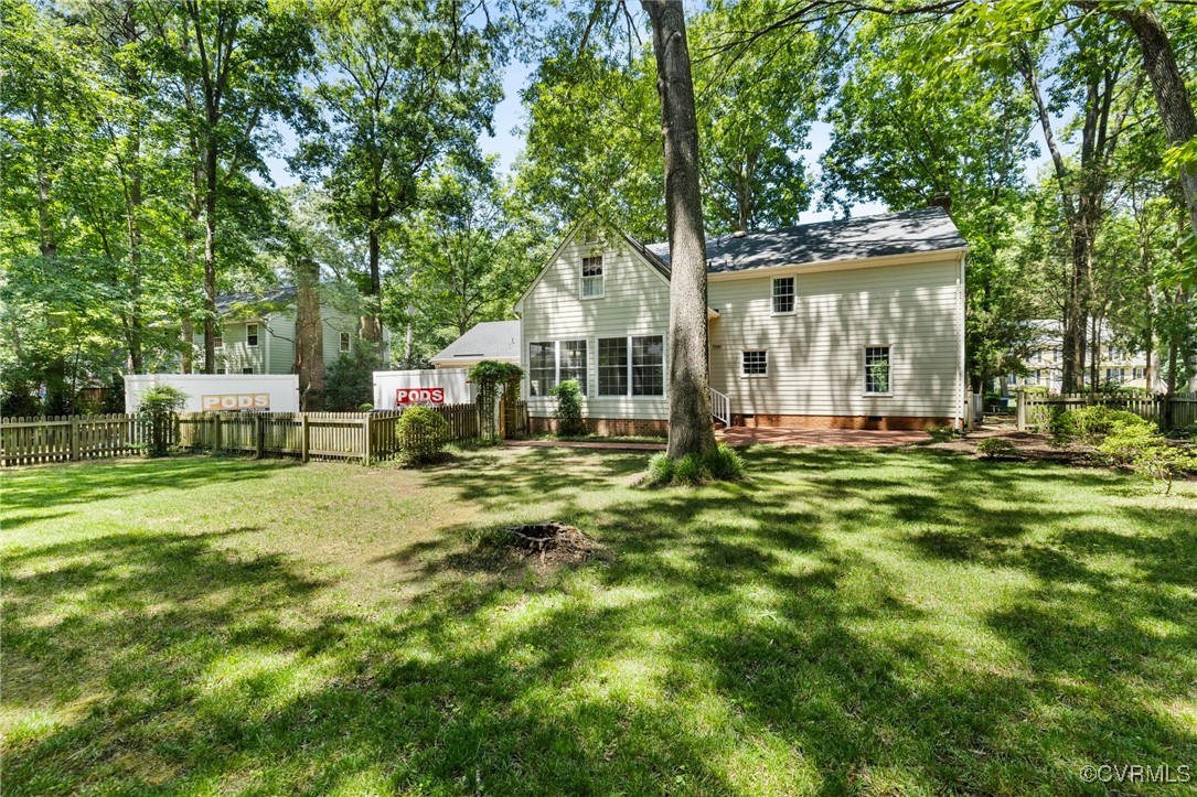 1610 Swansbury Dr