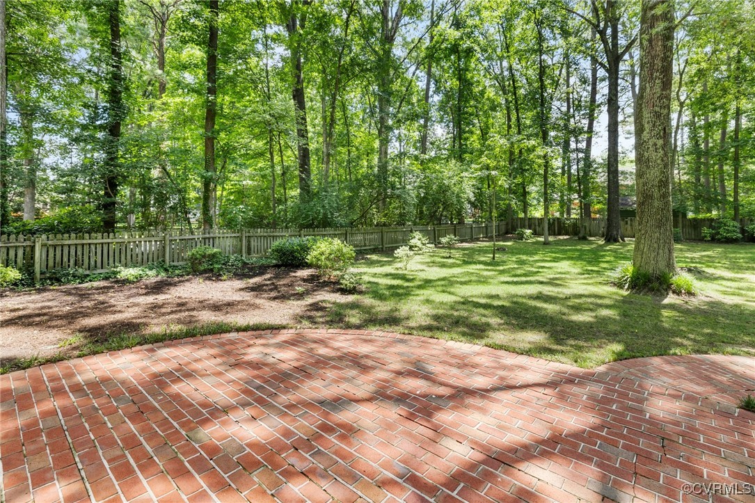 1610 Swansbury Dr