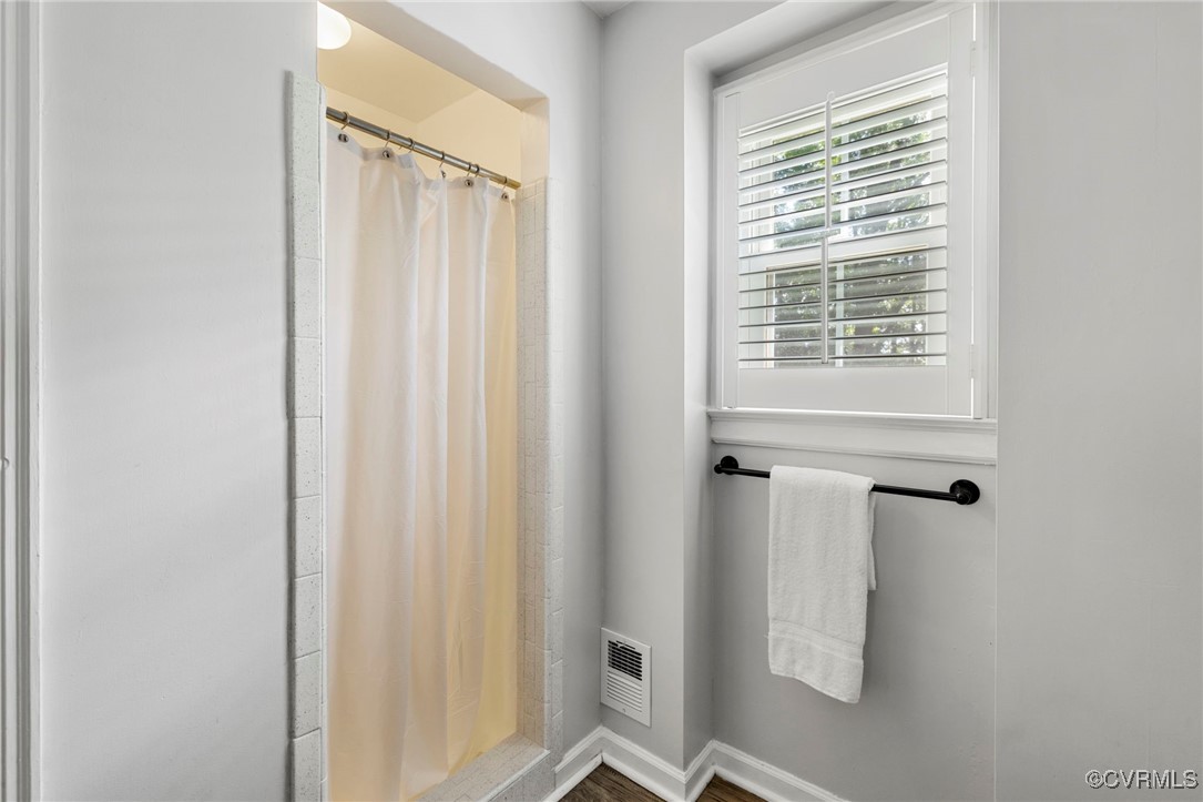 2301 Stratford Ct