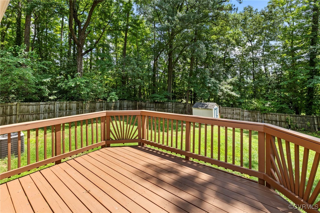 2301 Stratford Ct