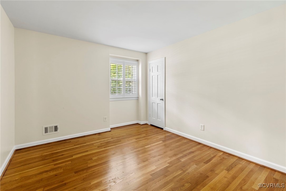 2301 Stratford Ct